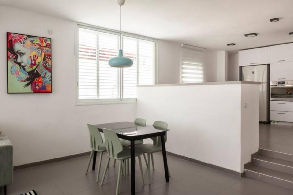 Oַ&O Group-Amazing Apt Bat-Yam 3 Min Walk To Beach Бат-Ям Экстерьер фото